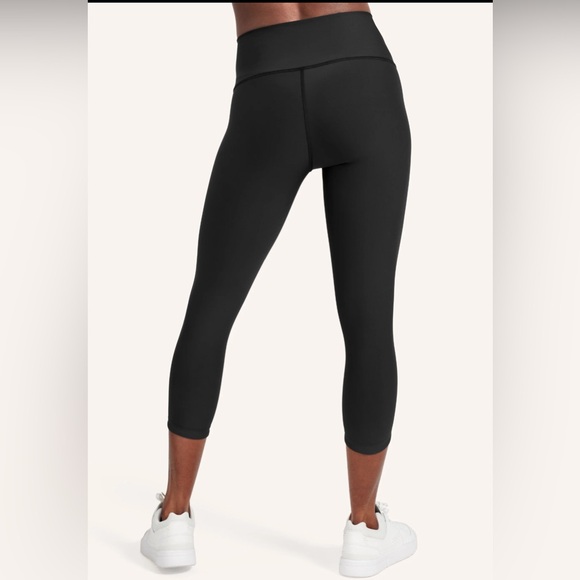 Woman’s Peloton Small Capri Leggings - Picture 9 of 12